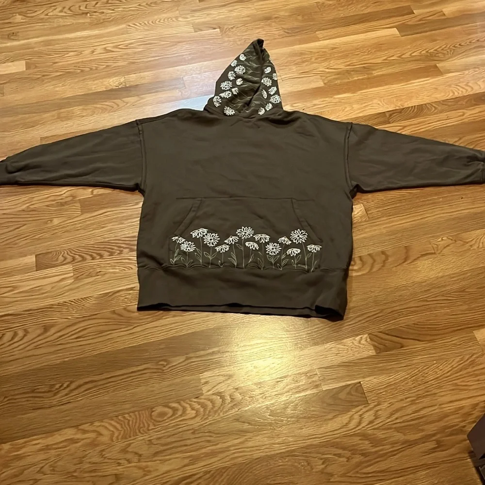 Free People x Driftwood Flower Sweatshirt Size Small NWT - Picture 8 of 15